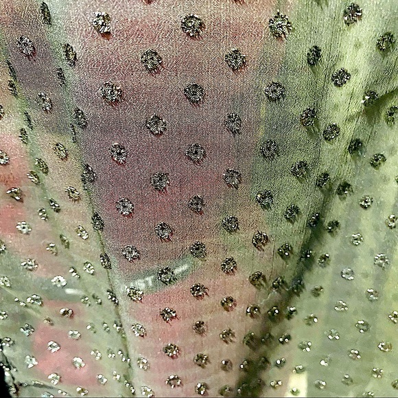 H&M Sleeveless Flowy Polka Dot Blouse. Size US 6. - Picture 6 of 7